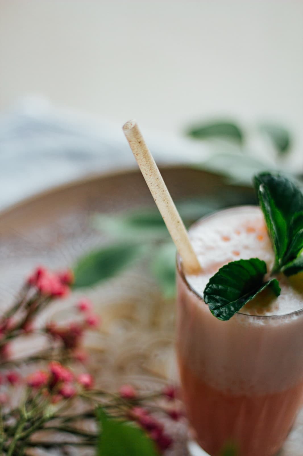 beige 8 x 140 mm unwrapped compostable sugarcane short smoothie straw